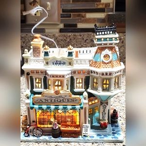 Like New Lemax Collection Enchanted Forrest Porcelain Lighted Antique House